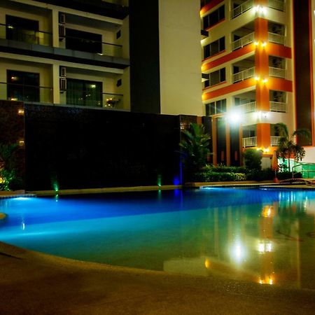 Family Residence Pattaya Bagian luar foto