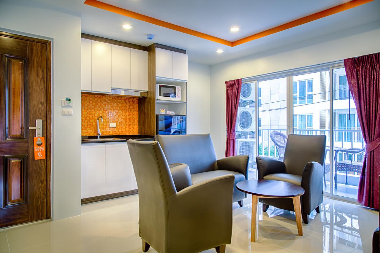 Family Residence Pattaya Bagian luar foto