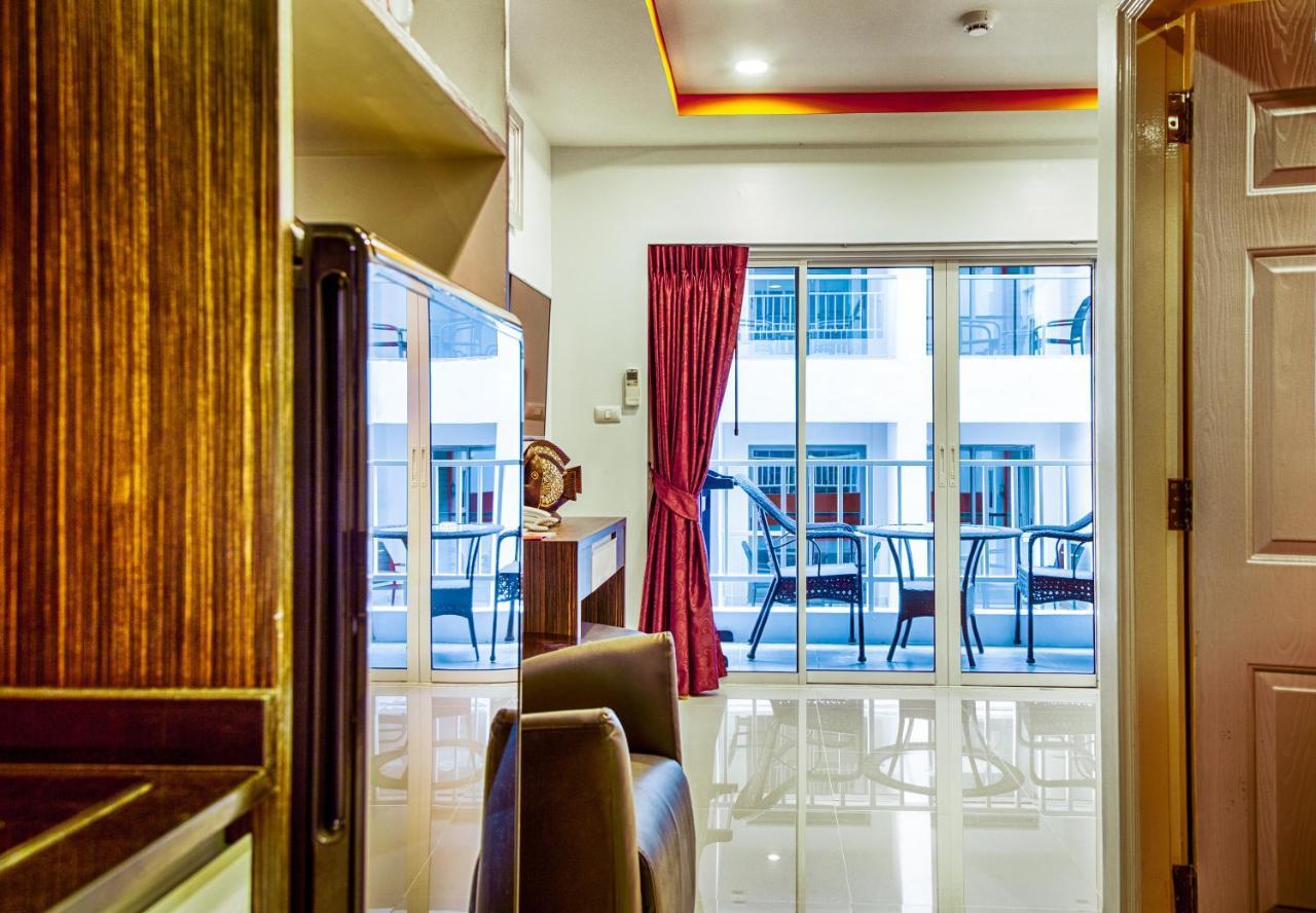 Family Residence Pattaya Bagian luar foto
