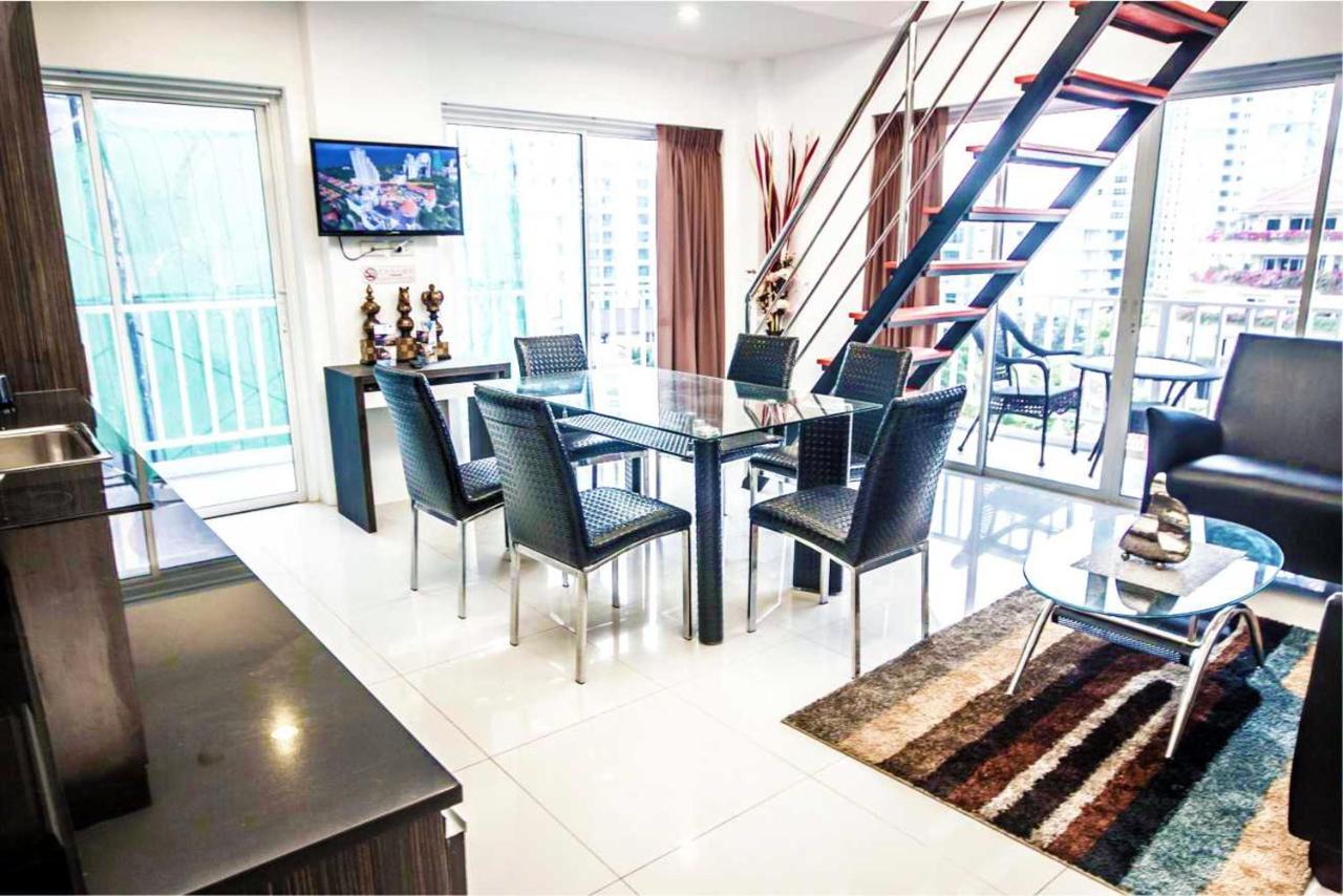 Family Residence Pattaya Bagian luar foto