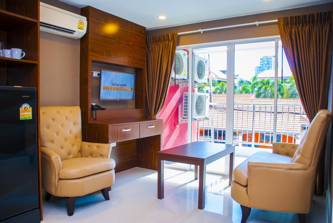 Family Residence Pattaya Bagian luar foto