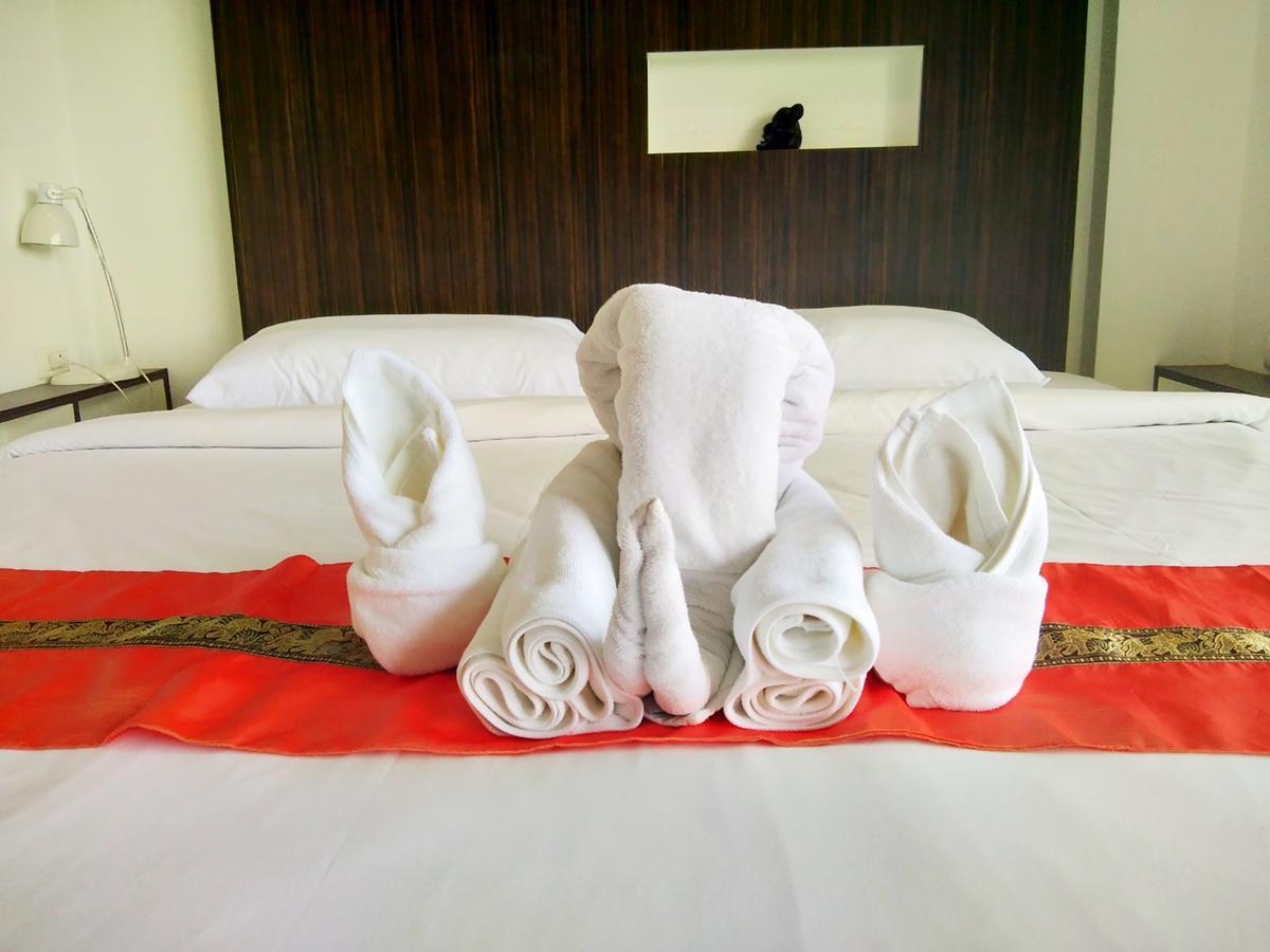 Family Residence Pattaya Bagian luar foto