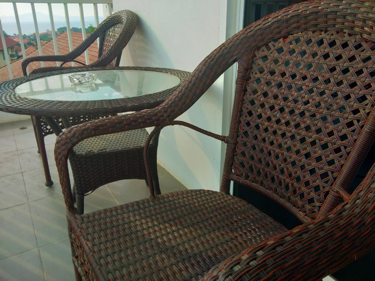 Family Residence Pattaya Bagian luar foto