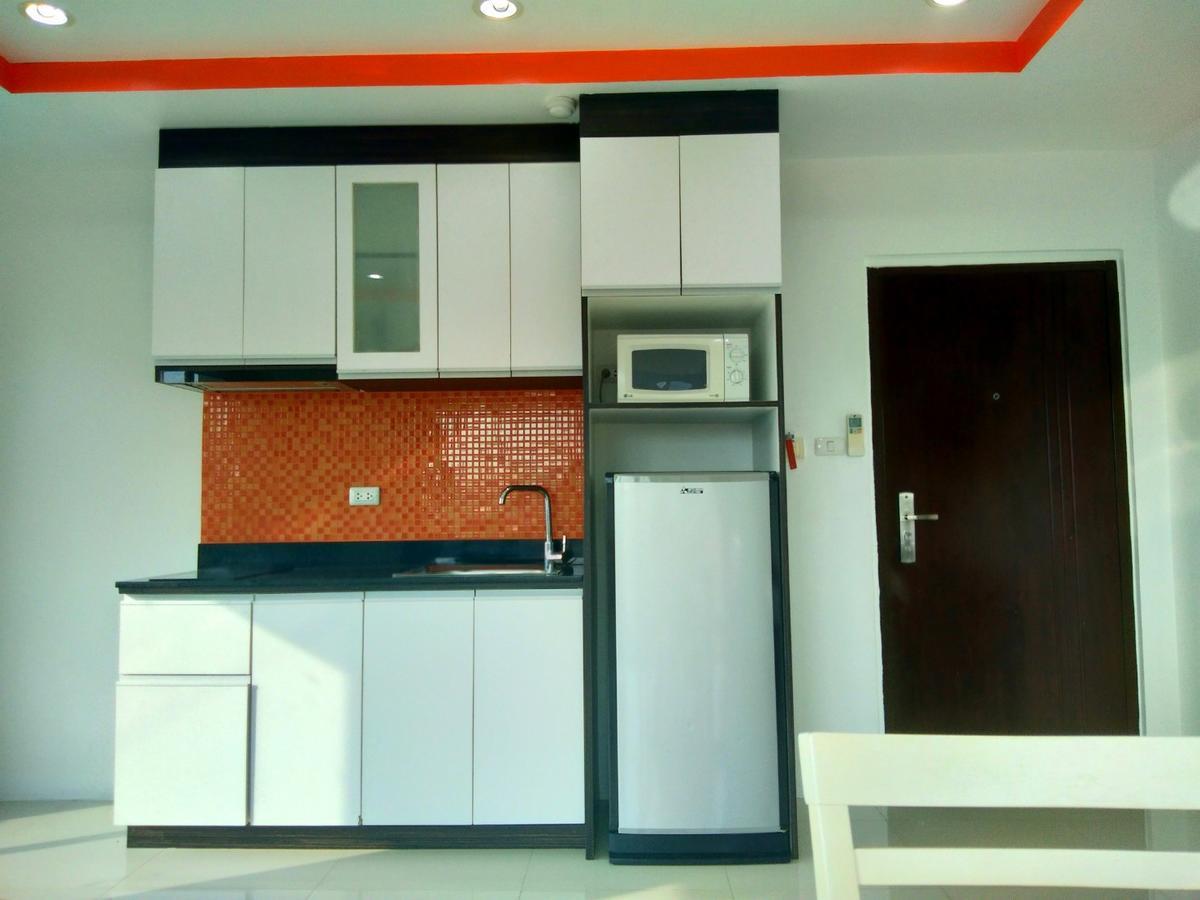 Family Residence Pattaya Bagian luar foto