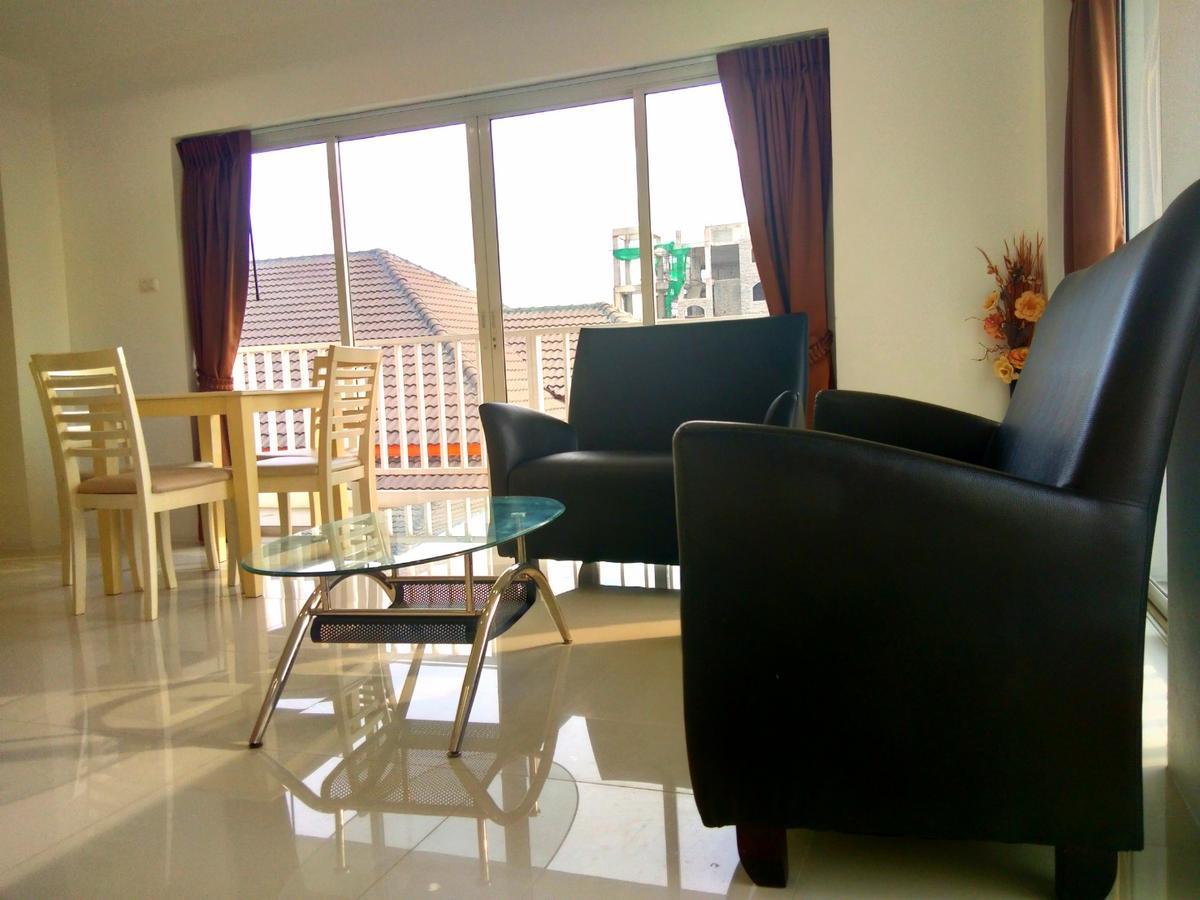 Family Residence Pattaya Bagian luar foto