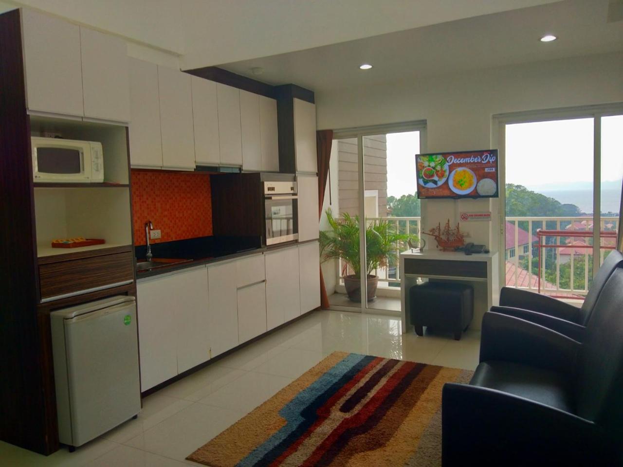 Family Residence Pattaya Bagian luar foto