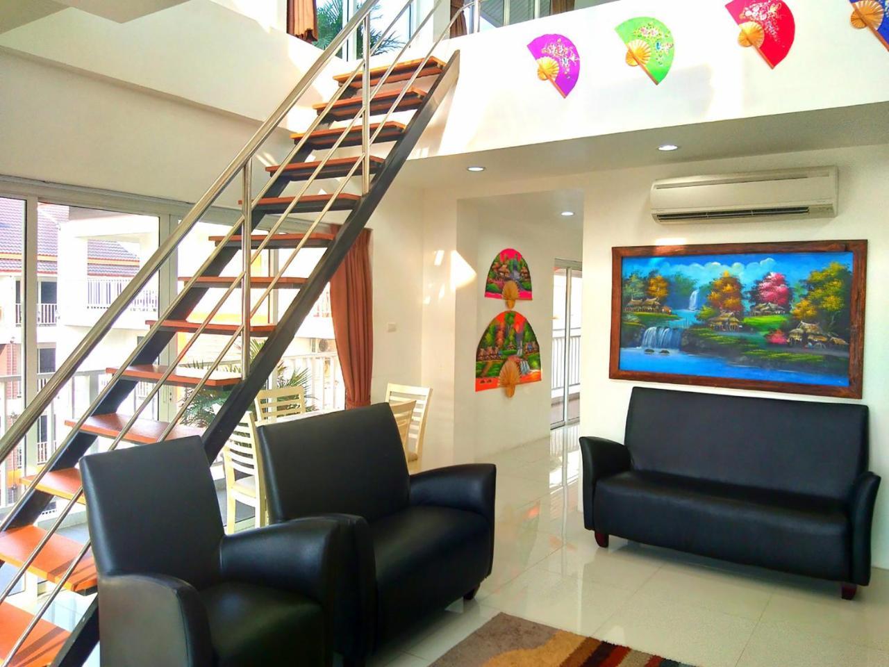 Family Residence Pattaya Bagian luar foto